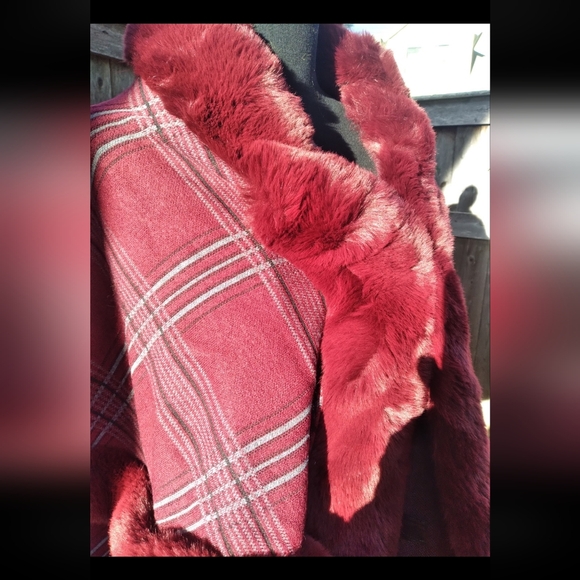 π BACK IN STOCK! Wrap Jacket Burgundy/Claret color with faux fur accents ππ - Picture 5 of 10